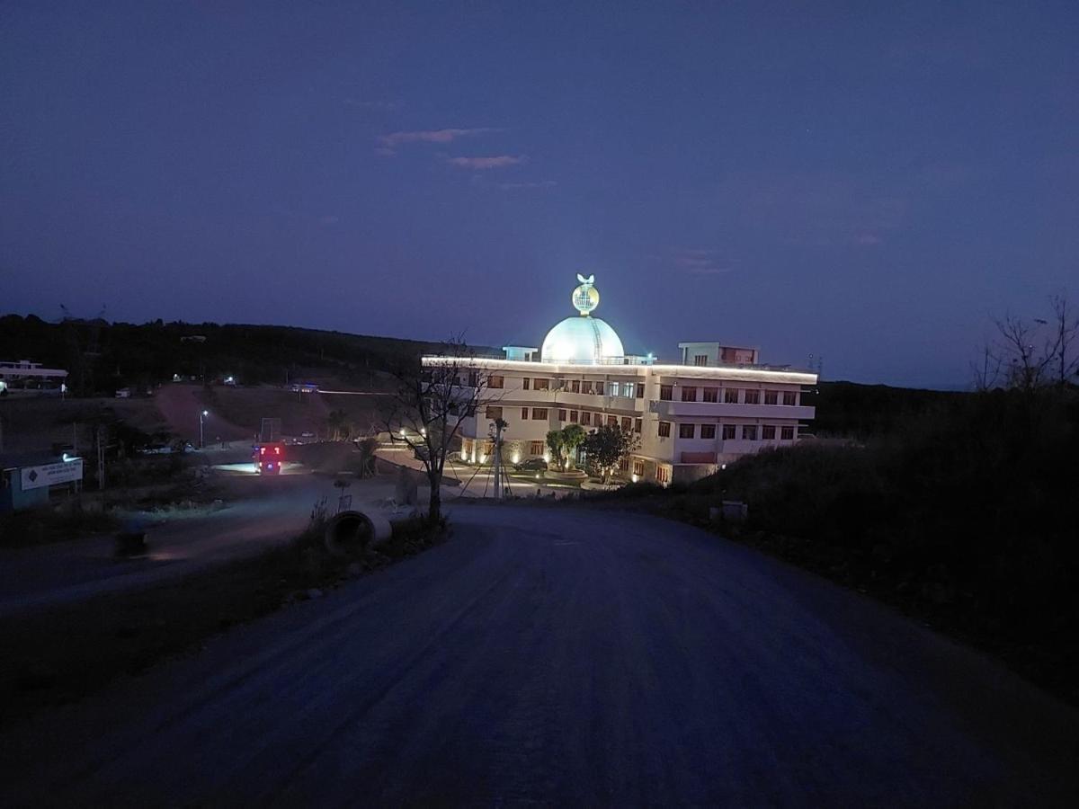 Homestay Tay Xa Trang Bom Exterior foto