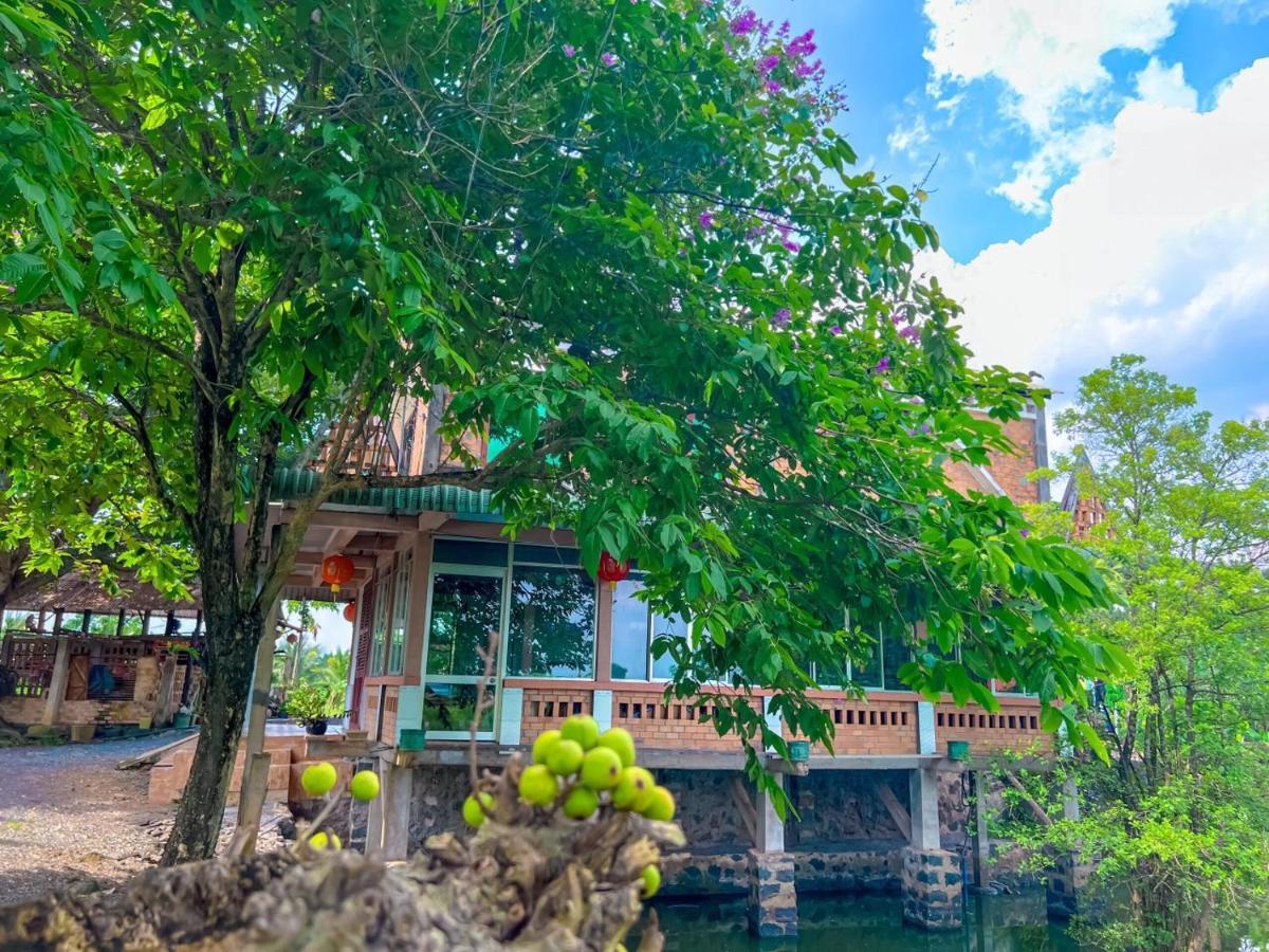 Homestay Tay Xa Trang Bom Exterior foto