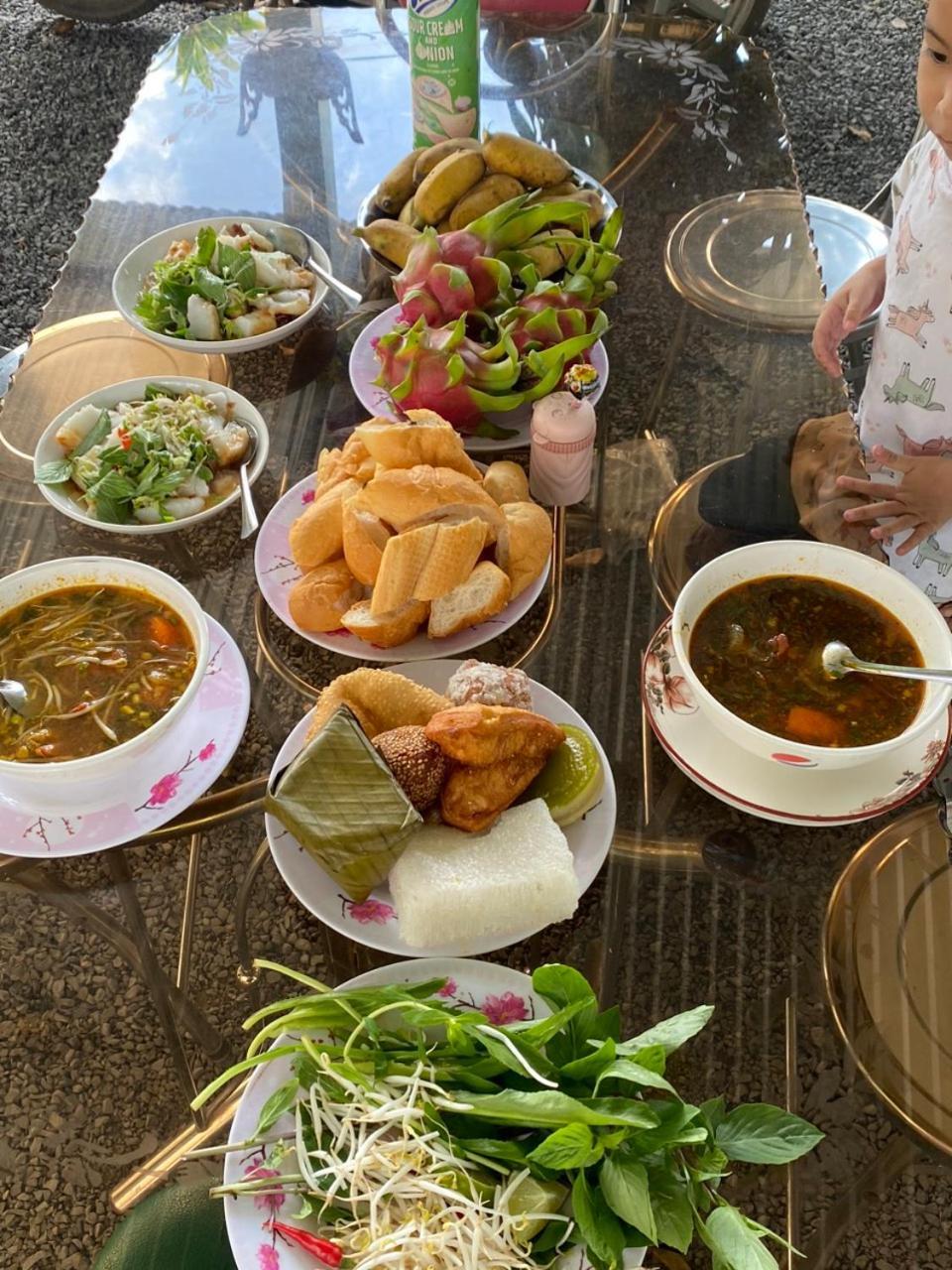 Homestay Tay Xa Trang Bom Exterior foto
