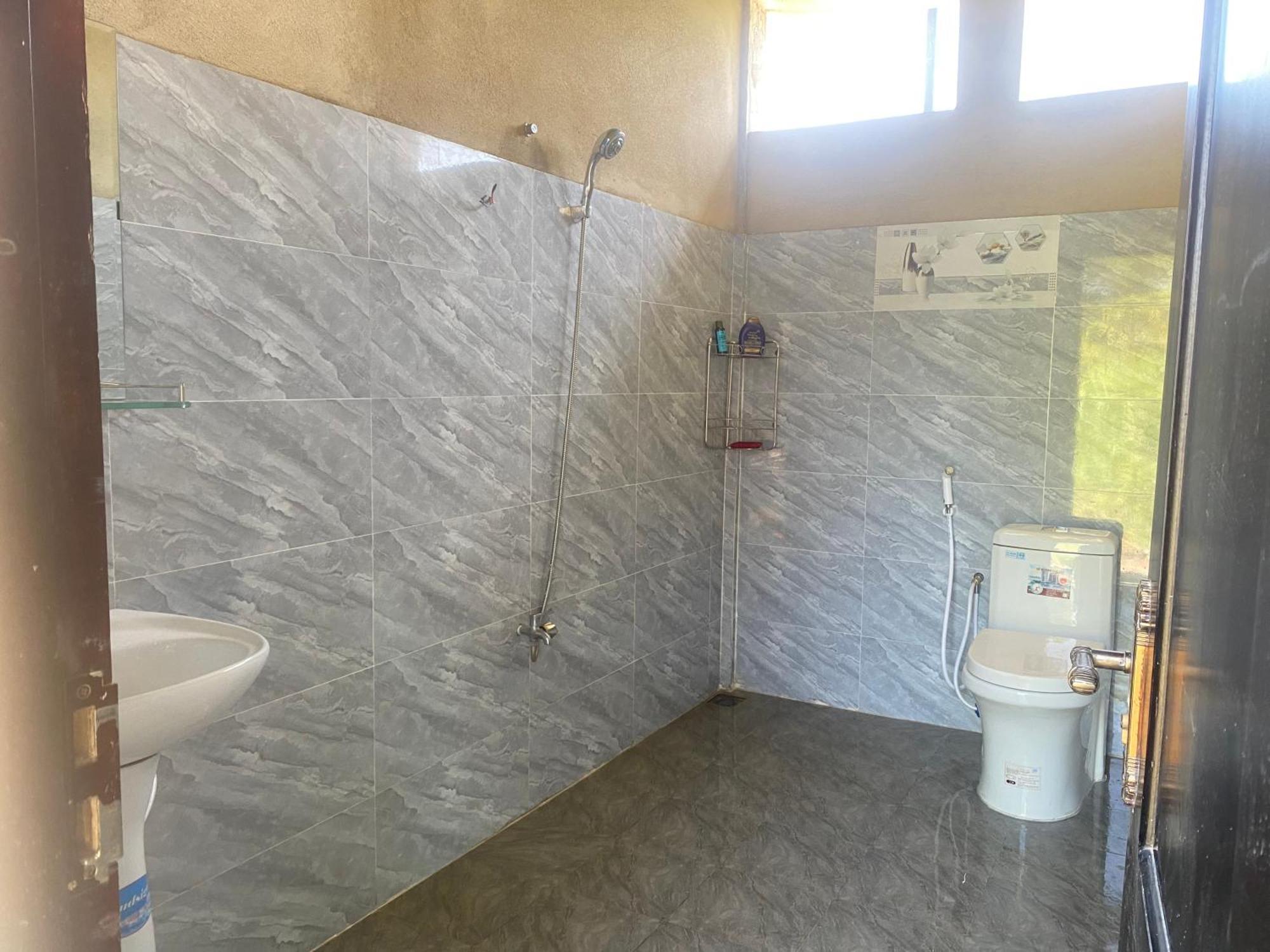Homestay Tay Xa Trang Bom Exterior foto